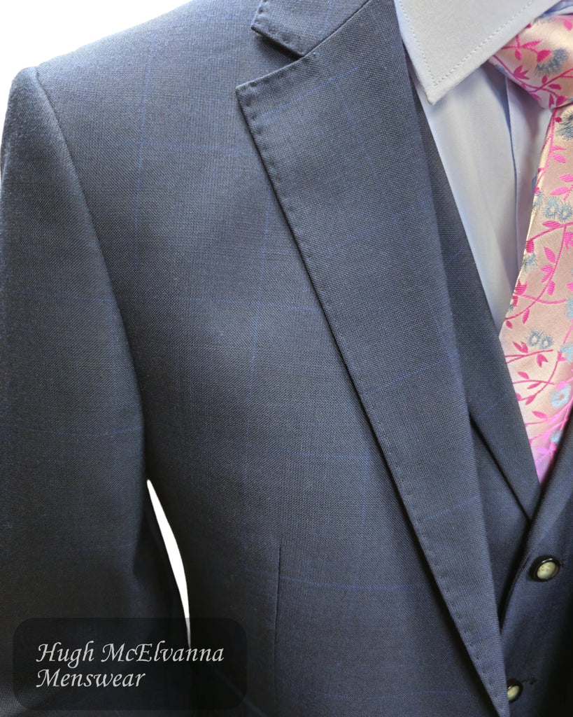 Large check detail is tastefully chosen to make this suit one that can be worn for any occasion 